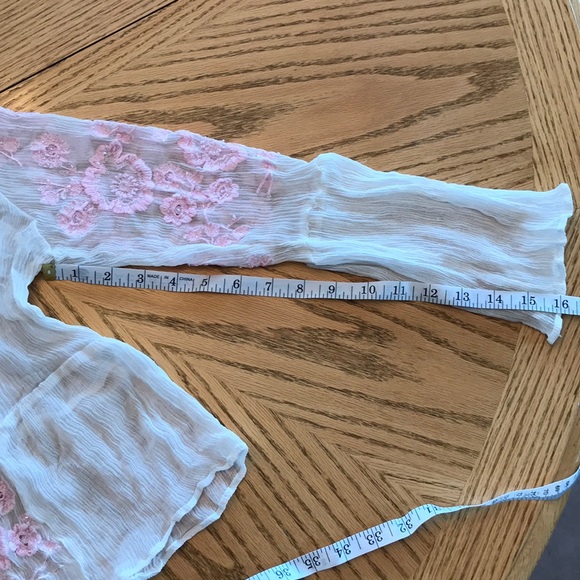 Sheer blouse with appliqués - Picture 5 of 8